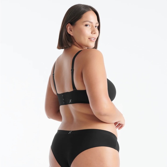 Knix Padded V-Neck Bra - Thin Strap - Picture 2 of 8